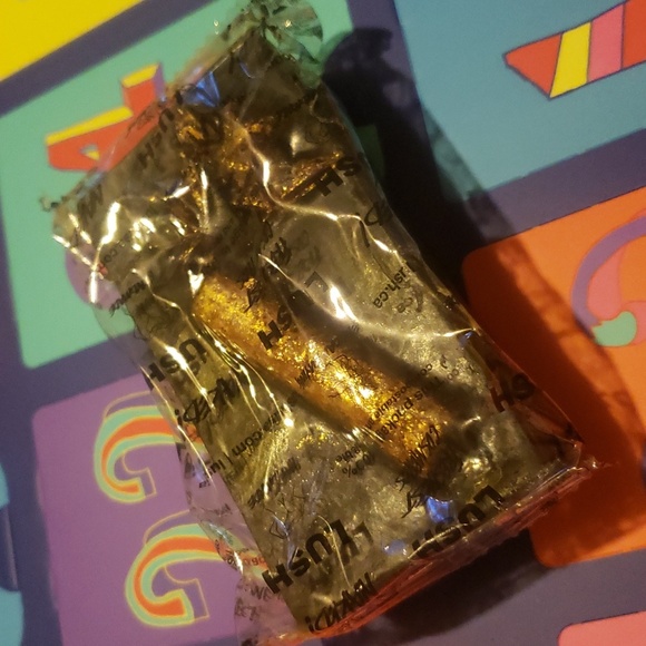 🌟LUSH Bob Holiday 2023 DISCONTINUED Soap NWT - Picture 2 of 7